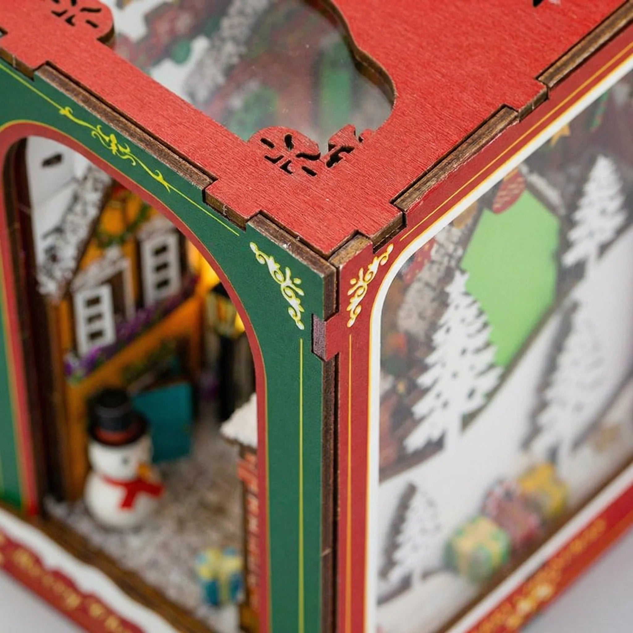 The Festive Alley – DIY craft kit detail | TinyCraft