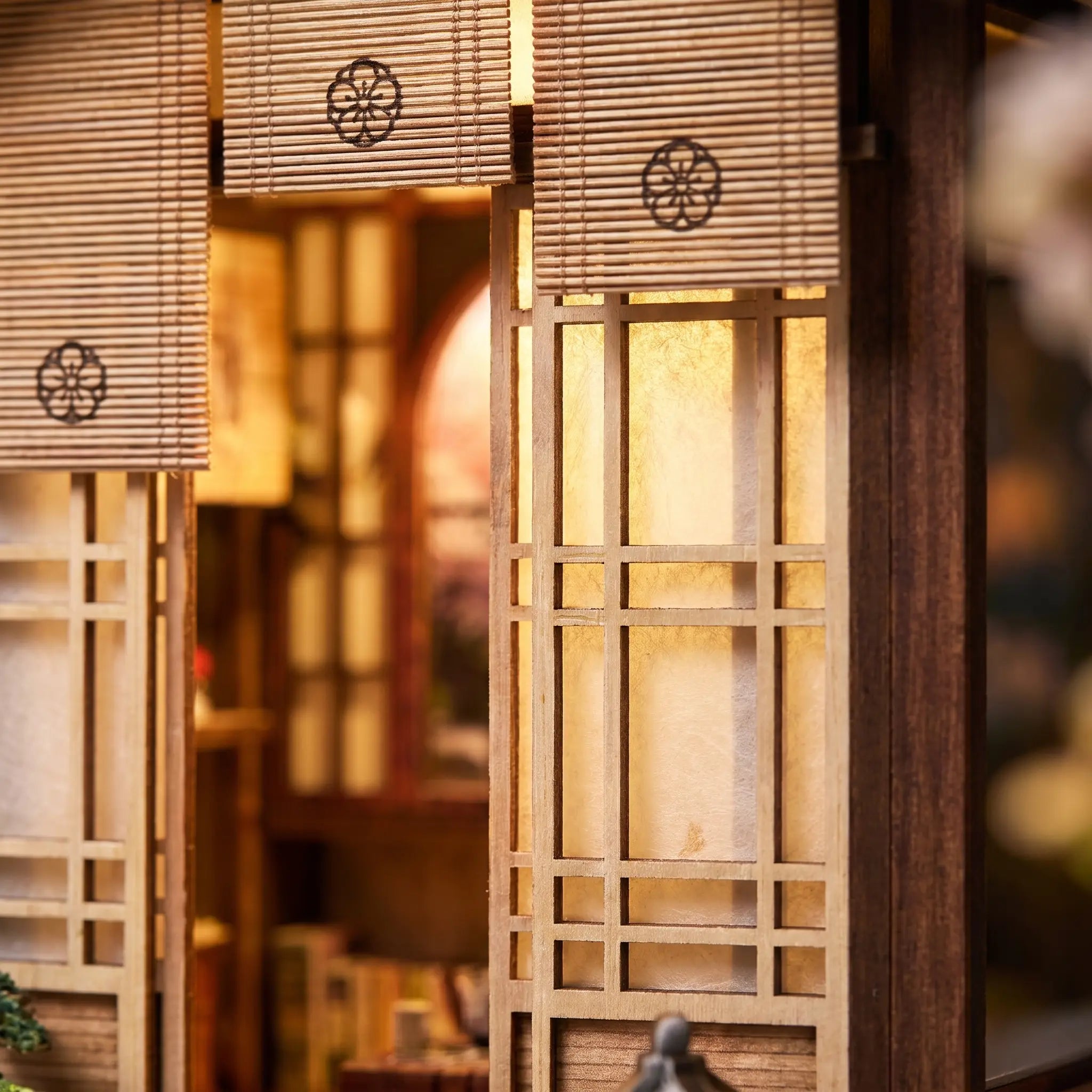 Close-up of the sliding shoji screens and bamboo blinds of The Lantern House