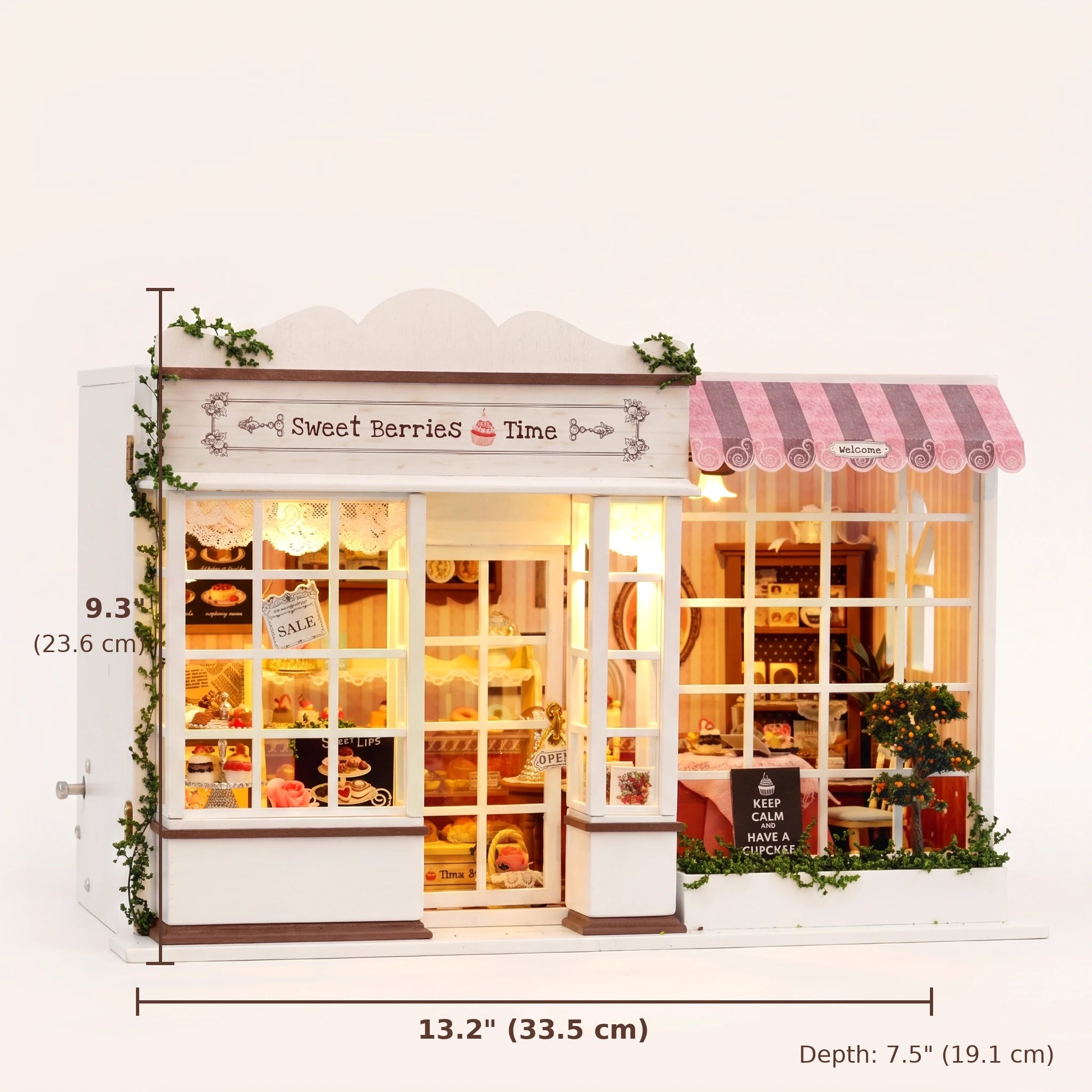 The Berry Bakehouse assembled size: 9.3 x 13.2 x 7.5 inches (23.5 x 33.5 x 19 cm)