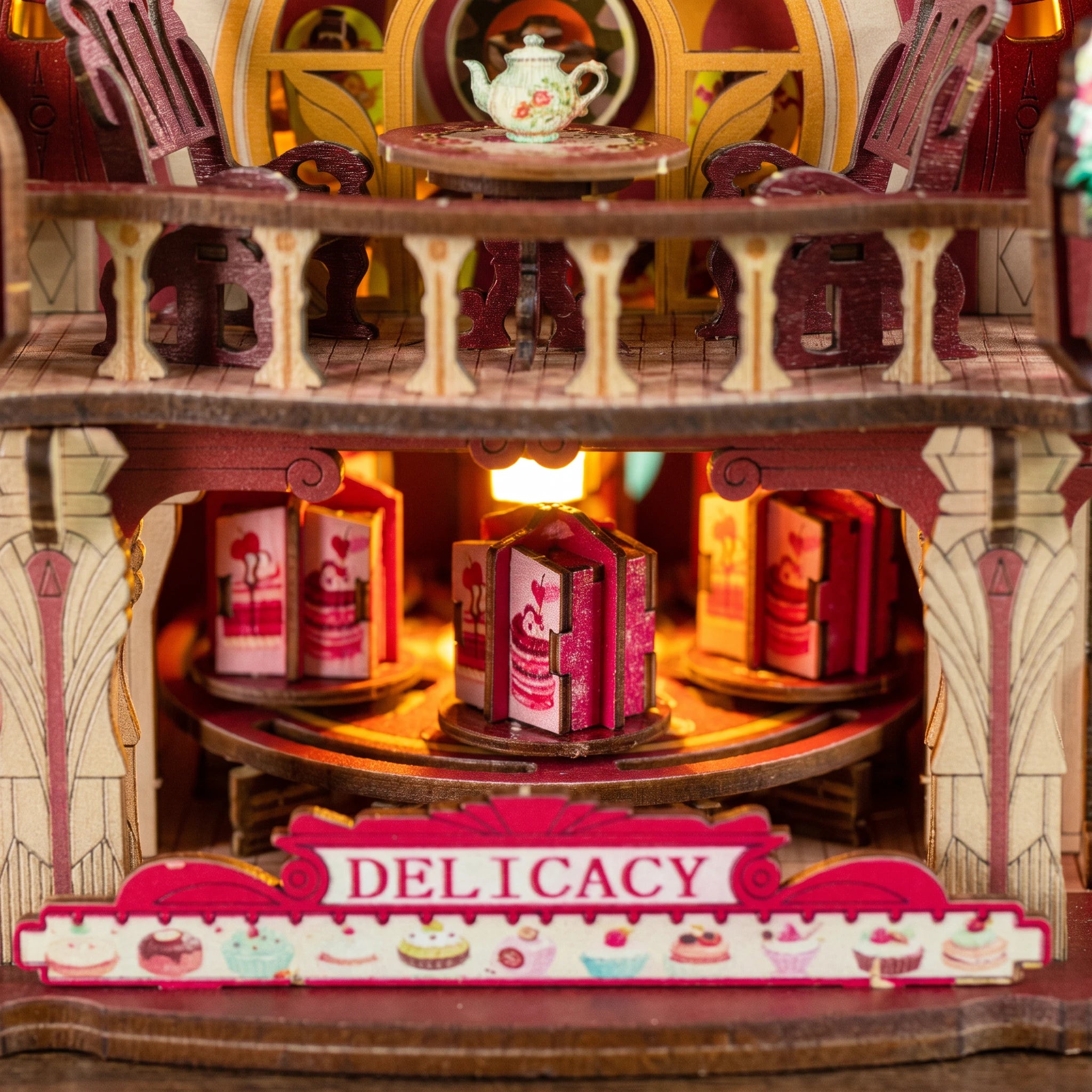 Macro of the DELICACY display floor with its little dessert menu books