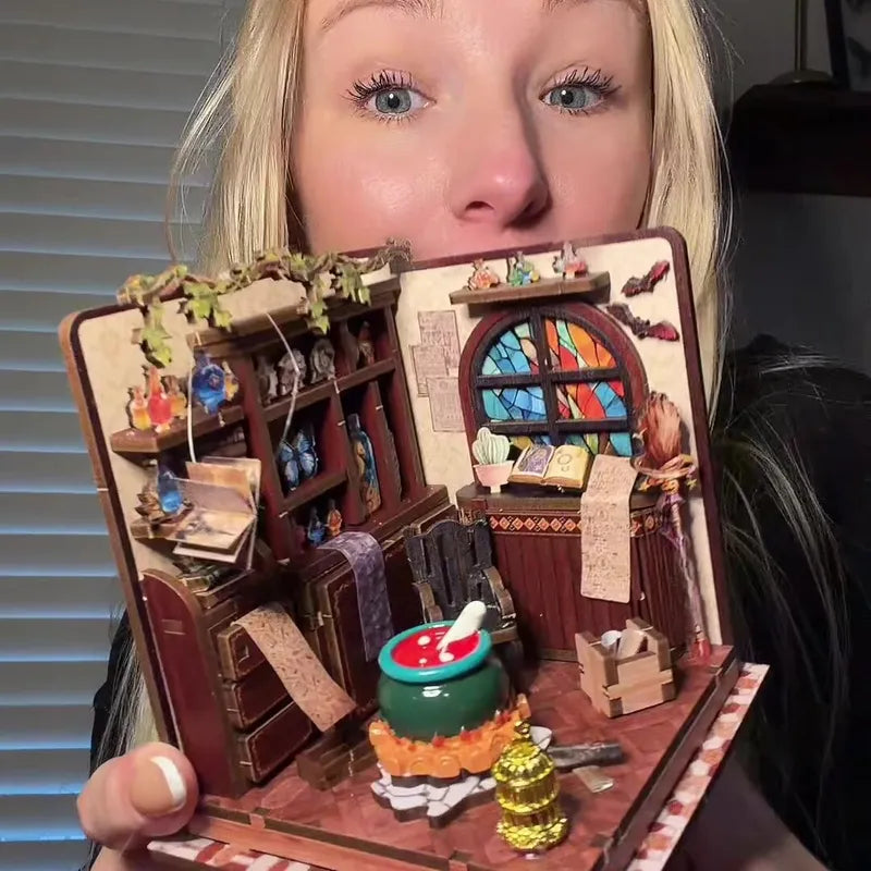 TinyCraft creator with her kit